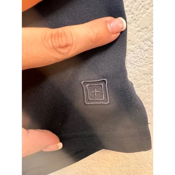 5.11 Tactical Polo Shirt Mens Medium Black Short Sleeve Performance Workwear - Picture 3 of 4